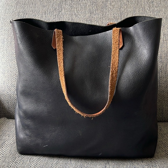 Madewell Handbags - Madewell The transport Pebbled Black Leather  tote Handbag